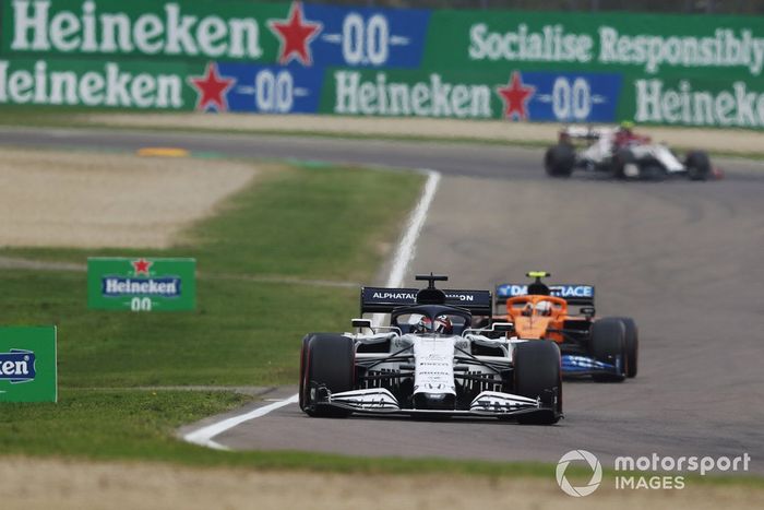 Daniil Kvyat, AlphaTauri AT01, Lando Norris, McLaren MCL35