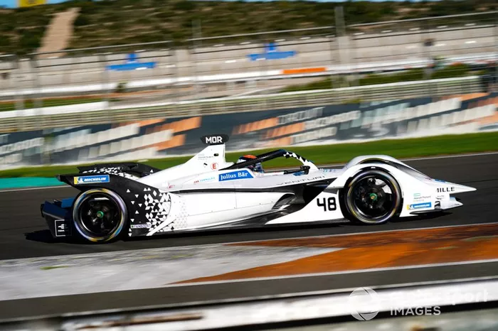 18º Edoardo Mortara Venturi, EQ Silver Arrow 01 (1:15.684)
