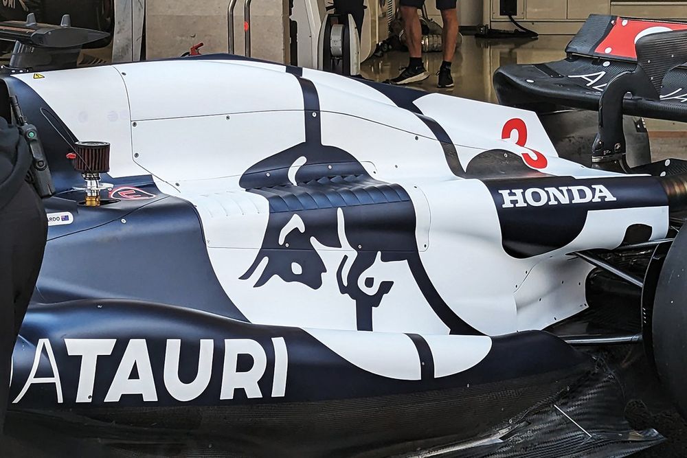 AlphaTauri AT04 detalle de las rejillas de refrigeración