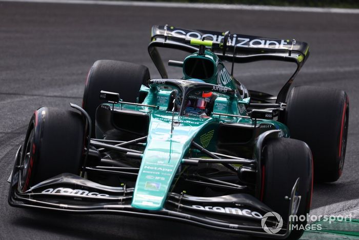 Nyck de Vries, Aston Martin AMR22