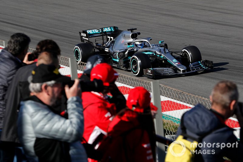 Valtteri Bottas, Mercedes-AMG F1 W10 and fans