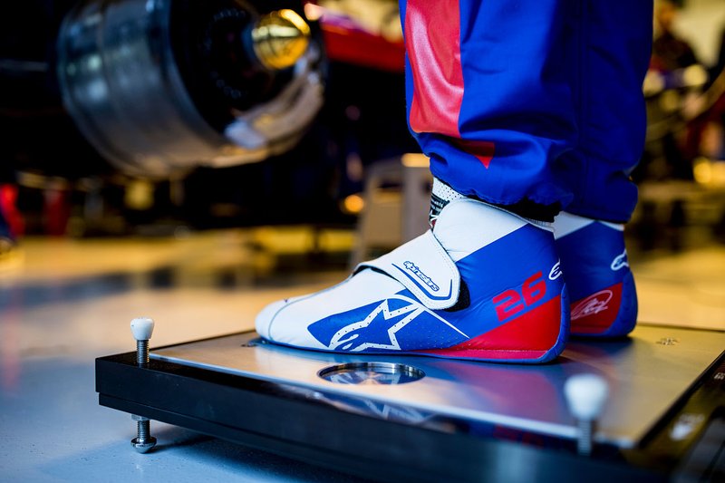 Chaussures de Daniil Kvyat, Scuderia Toro Rosso