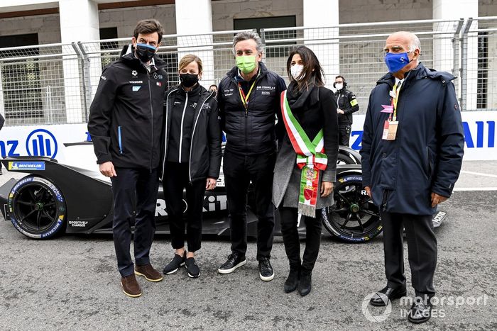 Toto Wolff, director ejecutivo de Mercedes AMG, Susie Wolff, Team Principal de Venturi, Alejandro Agag, presidente de la Formula E, la alcaldesa de Roma Virginia Raggi