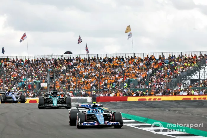Pierre Gasly, Alpine A523, Lance Stroll, Aston Martin AMR23