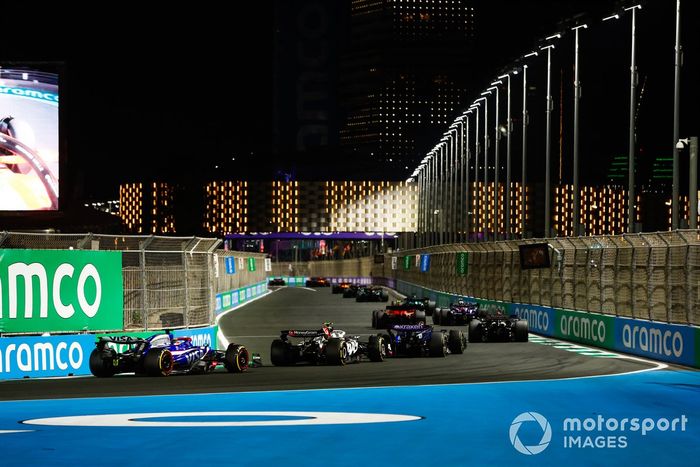 Alex Albon, Williams FW46, Nico Hulkenberg, Haas VF-24, Daniel Ricciardo, RB F1 Team VCARB 01