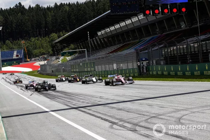 Sergio Pérez, Racing Point RP20, Lewis Hamilton, Mercedes F1 W11, Pierre Gasly, AlphaTauri AT01, Lance Stroll, Racing Point RP20 practican la parrilla de salida