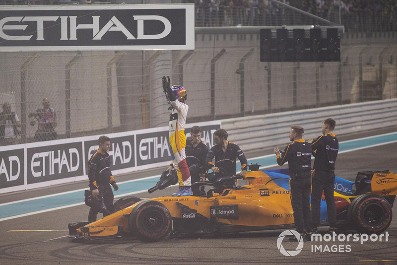 Fernando Alonso, McLaren MCL33, festeggia nel parco chiuso
