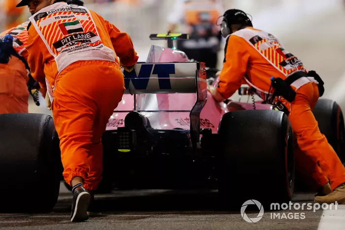 Esteban Ocon, Racing Point Force India VJM11, se retira de la carrera