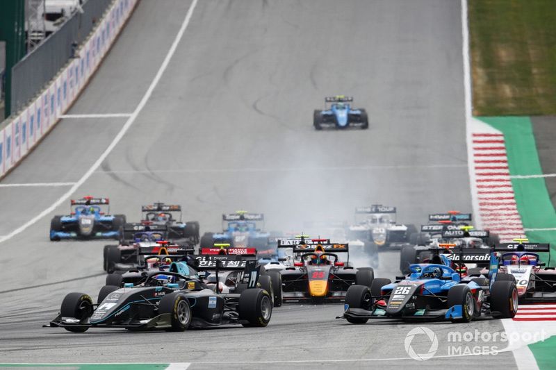 Salida de la carrera 3 de la FIA F3 2021 en Red Bull Ring