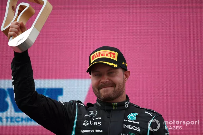 Podio: segundo lugar Valtteri Bottas, Mercedes