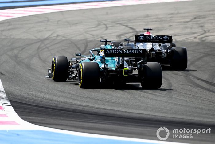 Lewis Hamilton, Mercedes W12, Lance Stroll, Aston Martin AMR21