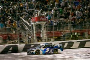 Race winner Kyle Larson, Hendrick Motorsports, Chevrolet Camaro MetroTech