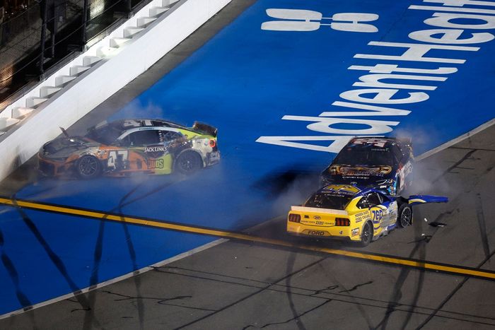 Noah Gragson, Front Row Motorsports Ford, Ricky Stenhouse Jr., Hyak Motorsports Chevrolet, Riley Herbst, 23XI Racing Toyota