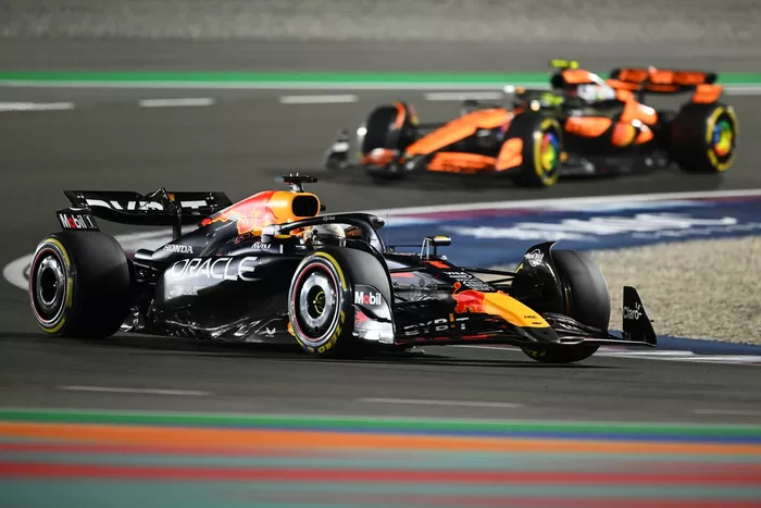 Max Verstappen, Red Bull Racing RB20, Lando Norris, McLaren MCL38