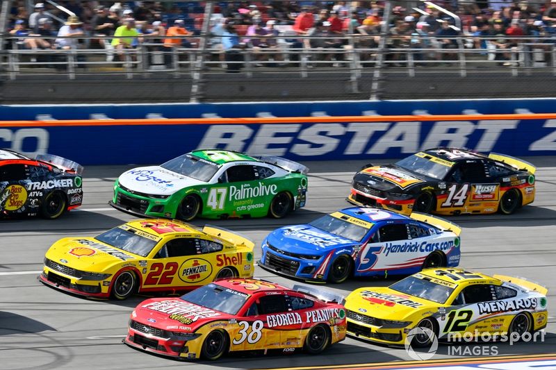 Todd Gilliland, Front Row Motorsports, Georgia Peanuts Commission Ford Mustang, Joey Logano, Team Penske, Shell Pennzoil Ford Mustang, Ricky Stenhouse Jr, JTG Daugherty Racing, Kroger Health/Palmolive Chevrolet Camaro, Ryan Blaney, Team Penske, Menards/Pe