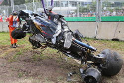 Der McLaren MP4-31 Von Fernando Alonso, McLaren, nach dem Rennunfall