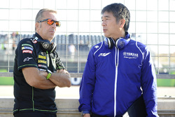 Hervé Poncharal, Team Principal Monster Yamaha Tech 3, Kouichi Tsuji, Directeur Général de la division développement sports mécaniques de Yamaha