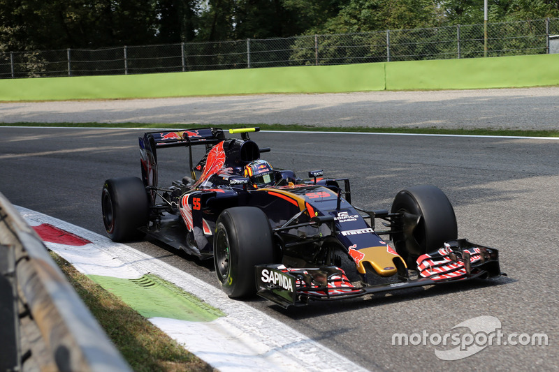 15. Carlos Sainz Jr., Scuderia Toro Rosso STR11