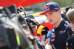 Max Verstappen, Red Bull Racing con los medios