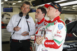 Норберт Михелиц, Honda Racing Team JAS, Honda Civic WTCC и Роб Хафф, Honda Racing Team JAS, Honda Ci