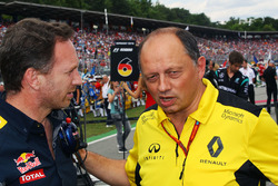Christian Horner, Team Principal Red Bull Racing con Frederic Vasseur, Direttore Corse Renault Sport
