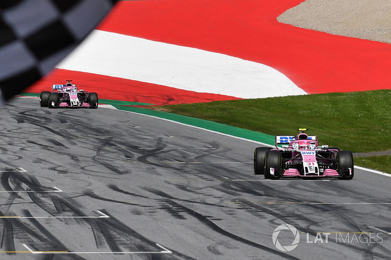 В 2017 году пилоты Force India 16 раз в 20 Гран При вдвоем финишировали в первой десятке. В этом чемпионате подобное впервые произошло только в Австрии. Шестое место Окона и седьмое Серхио Переса – лучший результат команды после прошлогодней Мексики, где гонщики стали пятым и седьмым.