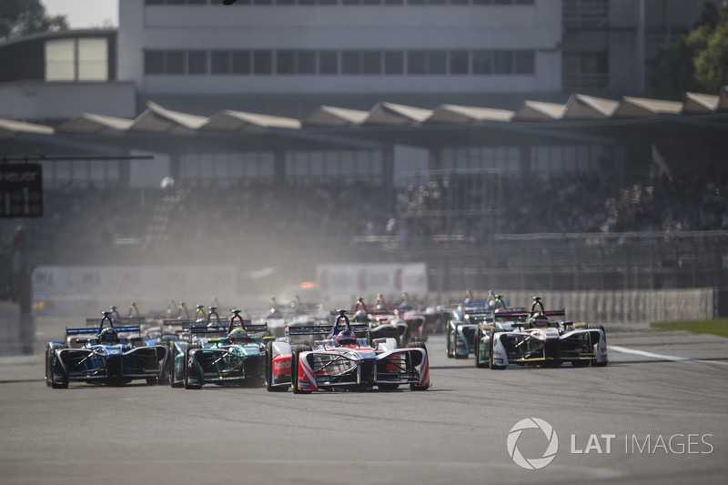 Felix Rosenqvist, Mahindra Racing, at the start of the race