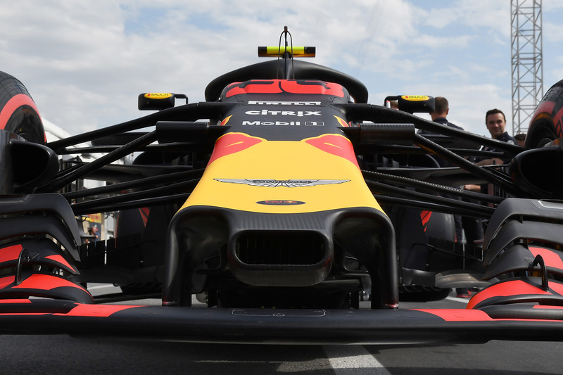 Red Bull Racing RB14 burun detay