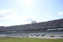 Daniel Suarez, Joe Gibbs Racing Toyota, Ricky Stenhouse Jr., Roush Fenway Racing Ford
