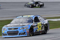 Michael McDowell, Leavine Family Racing Chevrolet and Kurt Busch, Stewart-Haas Racing FordWorld Copyright: Rusty Jarrett LAT Images
