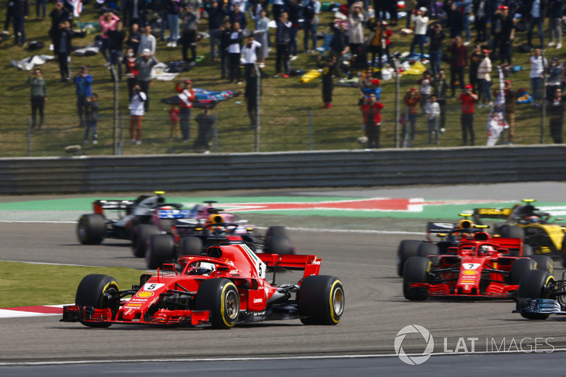 Sebastian Vettel, Ferrari SF71H, Valtteri Bottas, Mercedes AMG F1 W09, Kimi Raikkonen, Ferrari SF71H, Max Verstappen, Red Bull Racing RB14 Tag Heuer