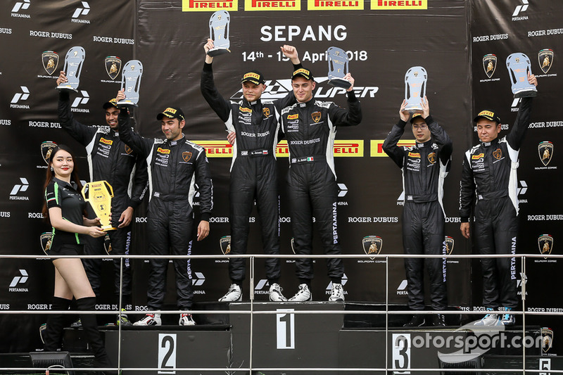 Podium: race winners Andrea Amici, Artur Janosz, FFF Racing Team, second place Armaan Ebrahim, Anindith Reddy, Top Speed Racing Team, third place Evan Chen, Akihiro Asai, Gama Racing