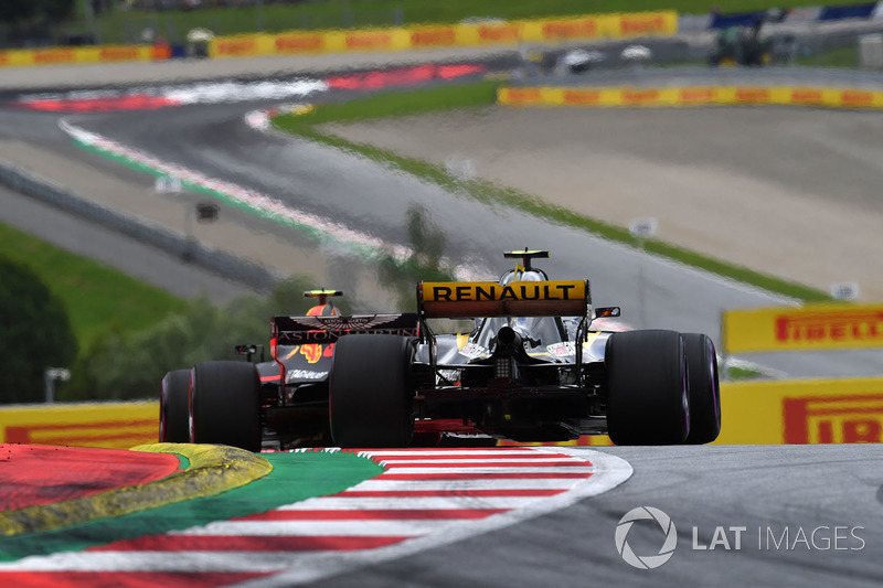 Карлос Сайнс, Renault Sport F1 Team RS18