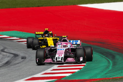 Esteban Ocon, Force India VJM11, Carlos Sainz Jr., Renault Sport F1 Team R.S. 18