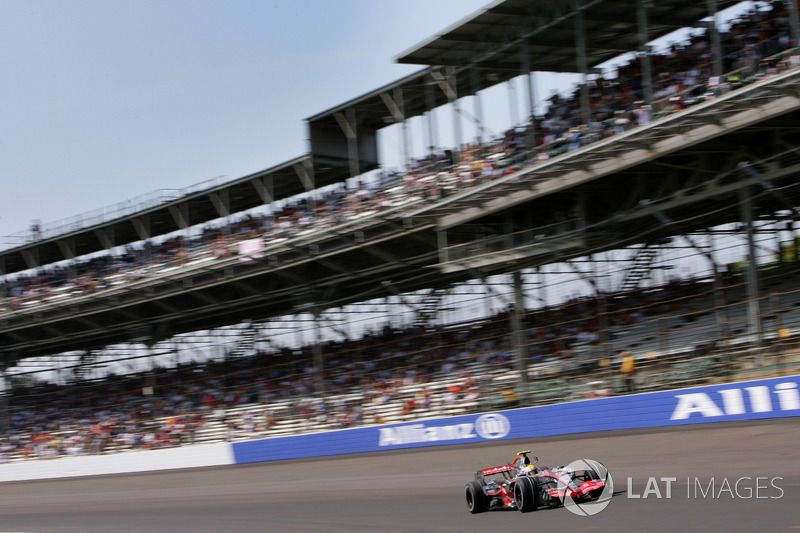 Lewis Hamilton, McLaren MP4-22