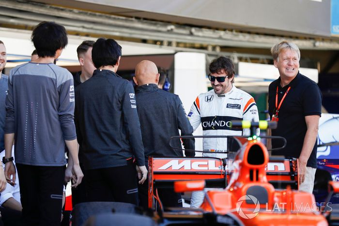 Fernando Alonso, McLaren con el fotógrafo de LAT Steven Tee