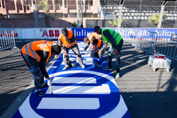 Le logo Allianz est peint sur la piste