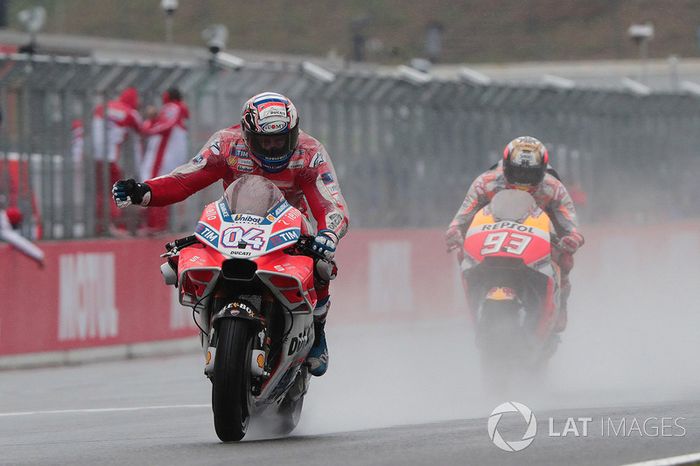 Il vincitore della gara Andrea Dovizioso, Ducati Team, il secondo classificato Marc Marquez, Repsol Honda Team