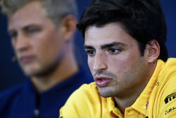 Carlos Sainz Jr., Renault Sport F1 Team, Marcus Ericsson, Sauber C36, basın toplantısında