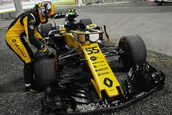 Сход: Карлос Сайнс-мл., Renault Sport F1 Team RS17