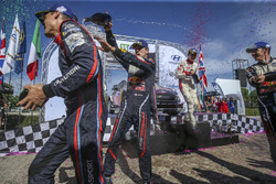 Подіум: Себастьян Ож'є, Жюльєн Інграссія, M-Sport Ford WRT Ford Fiesta WRC, Дані Сордо, Карлос дель