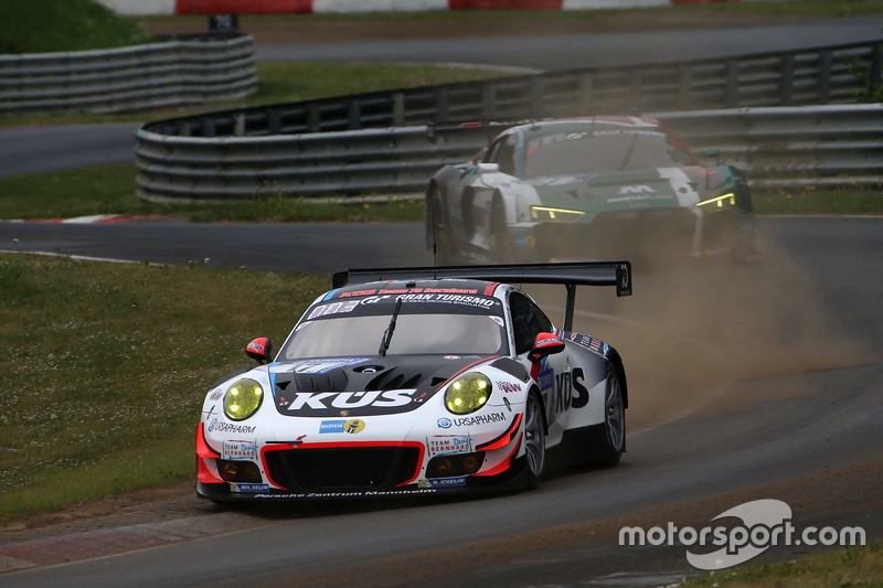 #17 Team 75 Bernhard (Porsche 911 GT3-R)