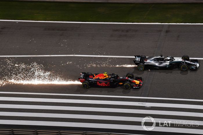 Lewis Hamilton, Mercedes-AMG F1 W09 EQ Power  and Max Verstappen, Red Bull Racing RB14 battle