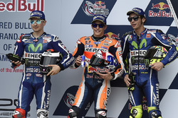 Calificación primer lugar Marc Márquez, del equipo Repsol Honda, Jorge Lorenzo, Yamaha Factory Racin