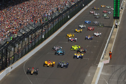 Start: James Hinchcliffe, Schmidt Peterson Motorsports Honda memimpin