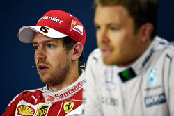 Conferenza stampa: il vincitore Nico Rosberg, Mercedes AMG F1 Team e il secondo Sebastian Vettel, Fe