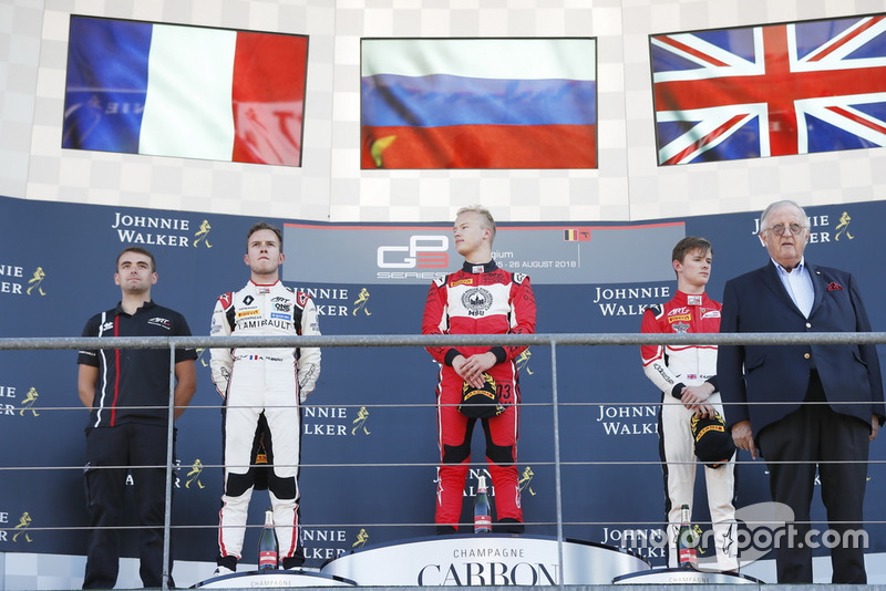 Podio: Anthoine Hubert, ART Grand Prix Nikita Mazepin, ART Grand Prix and Callum Ilott, ART Grand Prix