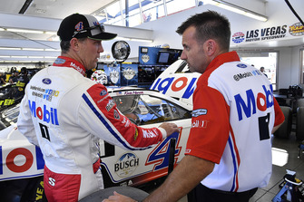 Kevin Harvick, Stewart-Haas Racing, Ford Fusion Mobil 1 and Rodney Childers