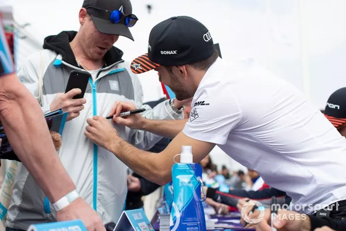 Daniel Abt, Audi Sport ABT Schaeffler firma autografi