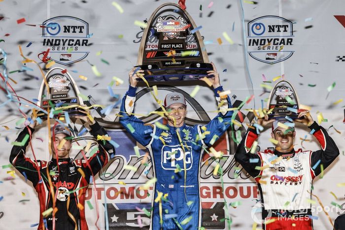 Podio: Ganador de la carrera Josef Newgarden, Team Penske Chevrolet, segundo lugar David Malukas, Dale Coyne Racing con HMD Honda, tercer lugar Scott McLaughlin, Team Penske Chevrolet
